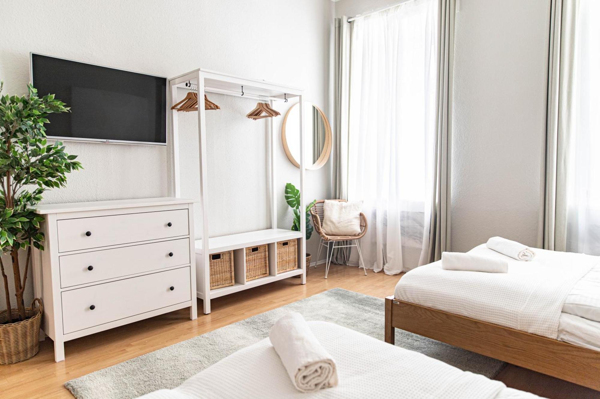 Spacious Apartment, 3 Min To U1 Reumannplatz Vienna Luaran gambar