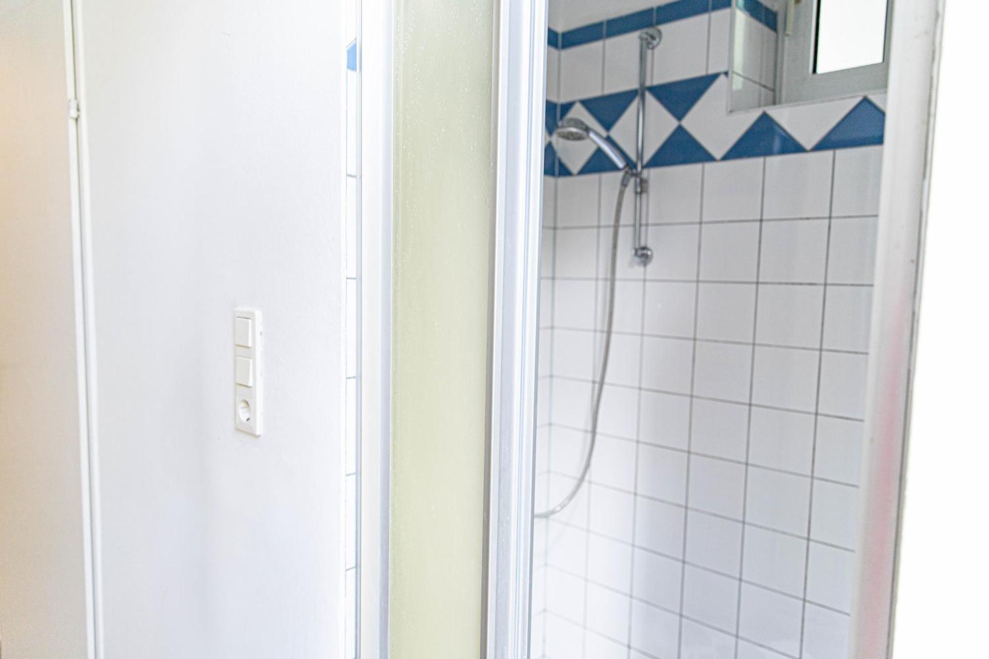 Spacious Apartment, 3 Min To U1 Reumannplatz Vienna Luaran gambar