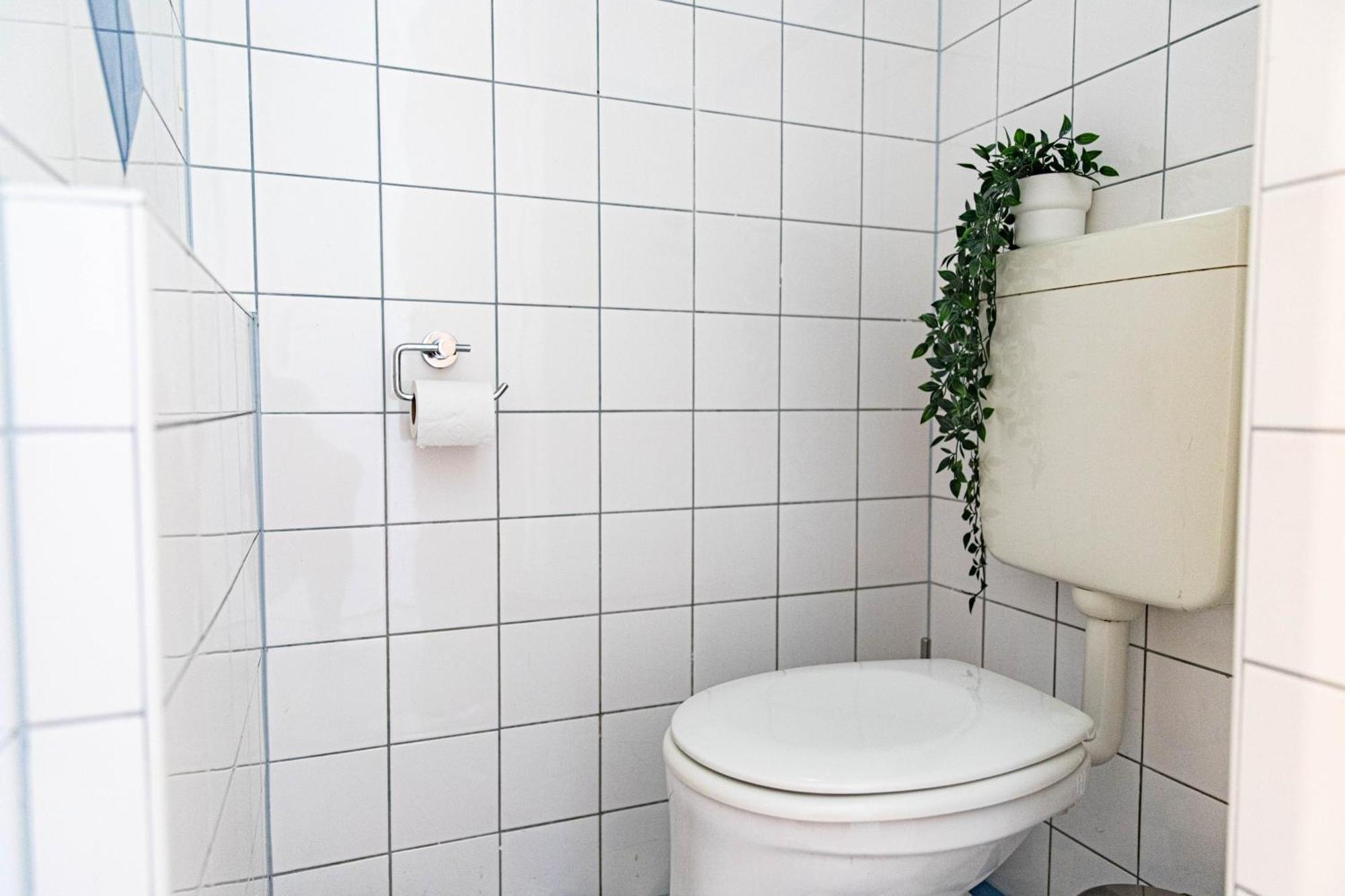 Spacious Apartment, 3 Min To U1 Reumannplatz Vienna Luaran gambar