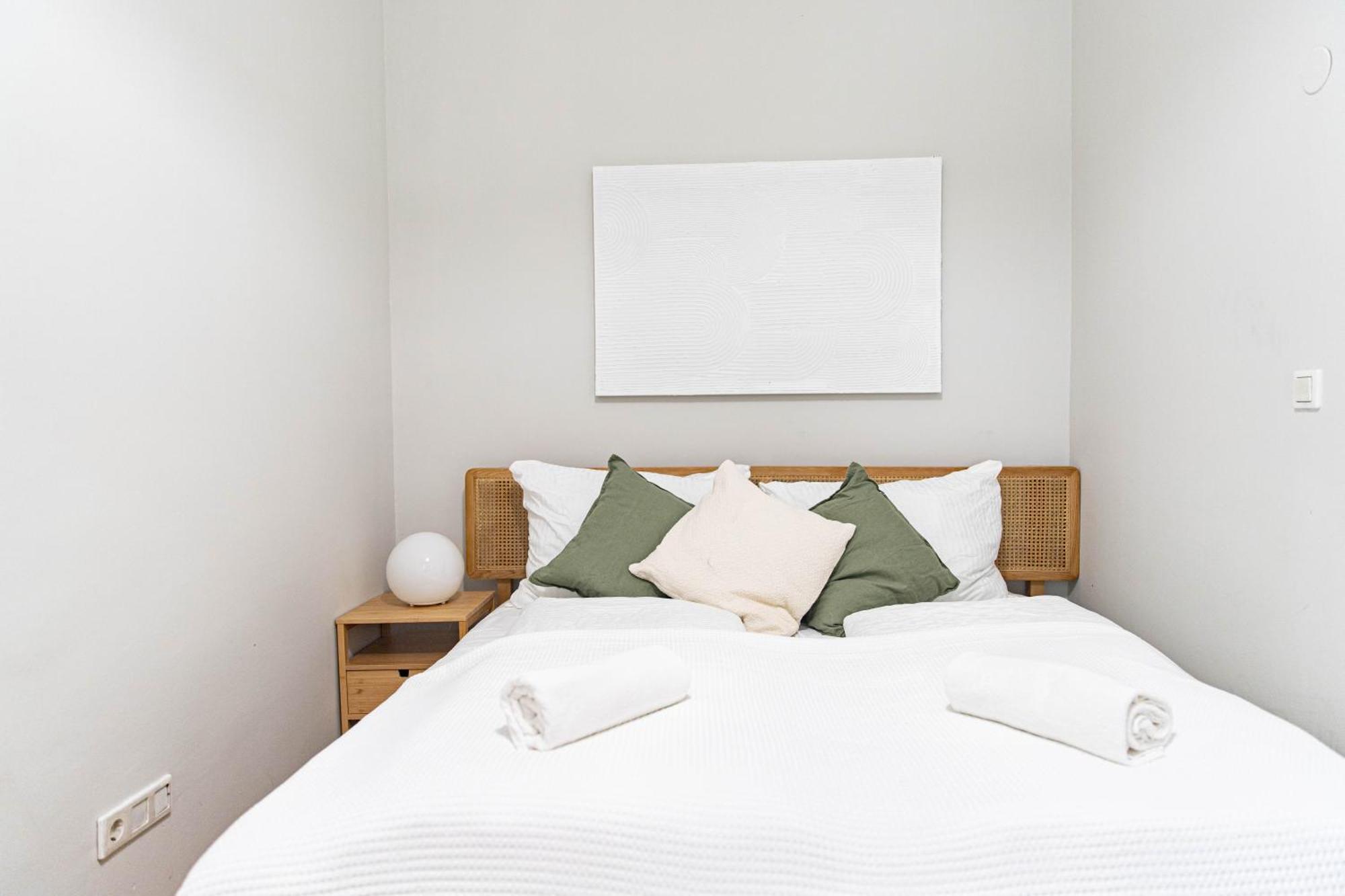 Spacious Apartment, 3 Min To U1 Reumannplatz Vienna Luaran gambar