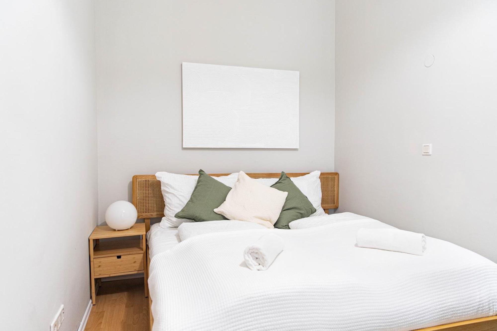 Spacious Apartment, 3 Min To U1 Reumannplatz Vienna Luaran gambar