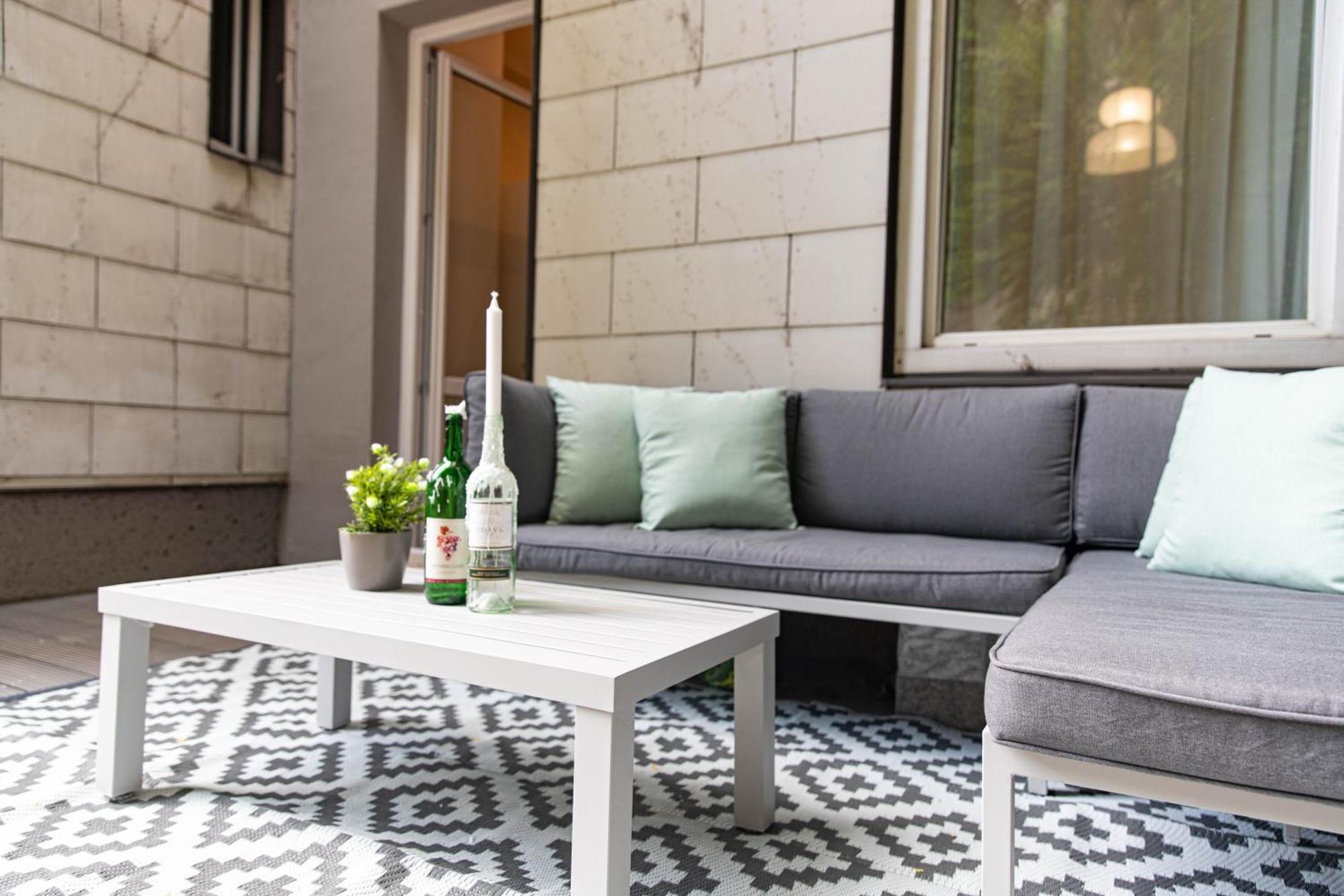 Spacious Apartment, 3 Min To U1 Reumannplatz Vienna Luaran gambar
